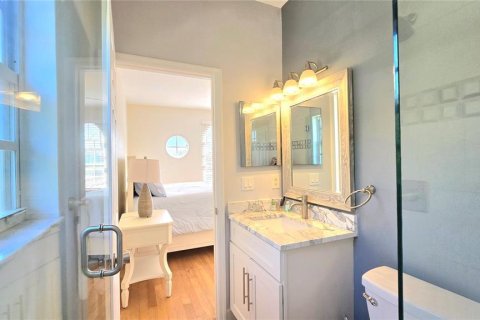 Townhouse in Palm Harbor, Florida 4 bedrooms, 304.72 sq.m. № 2212070 - photo 13