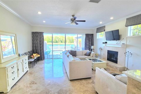 Townhouse in Palm Harbor, Florida 4 bedrooms, 304.72 sq.m. № 2212070 - photo 5