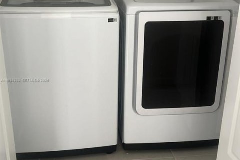 Condo in Homestead, Florida, 3 bedrooms  № 1995861 - photo 6