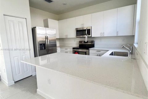 Condo in Homestead, Florida, 3 bedrooms  № 1995861 - photo 7