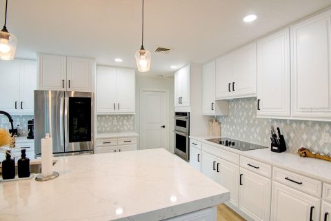House in Sarasota, Florida 3 bedrooms, 288.37 sq.m. № 1745279 - photo 12