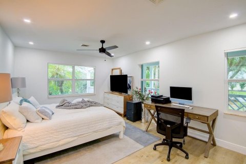 House in Sarasota, Florida 3 bedrooms, 288.37 sq.m. № 1745279 - photo 26