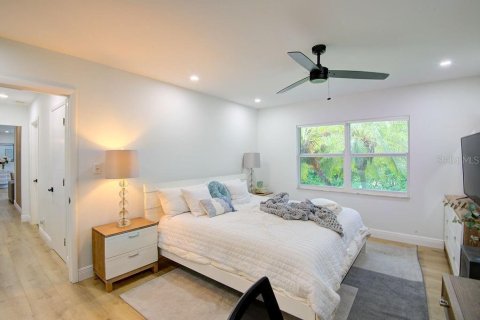 House in Sarasota, Florida 3 bedrooms, 288.37 sq.m. № 1745279 - photo 25