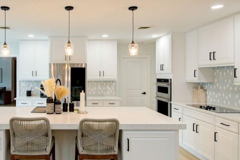 House in Sarasota, Florida 3 bedrooms, 288.37 sq.m. № 1745279 - photo 10