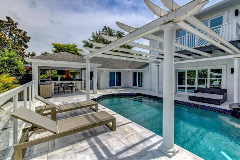 House in Sarasota, Florida 3 bedrooms, 288.37 sq.m. № 1745279 - photo 2
