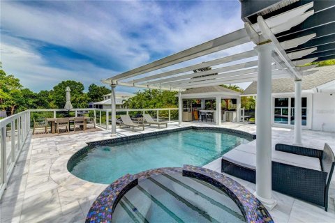 House in Sarasota, Florida 3 bedrooms, 288.37 sq.m. № 1745279 - photo 5
