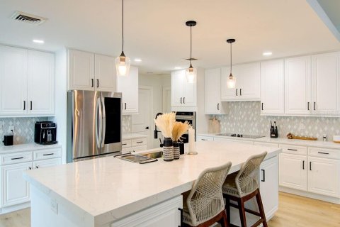House in Sarasota, Florida 3 bedrooms, 288.37 sq.m. № 1745279 - photo 9