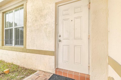 Casa en alquiler en Homestead, Florida, 3 dormitorios, 176.79 m2 № 2026906 - foto 4