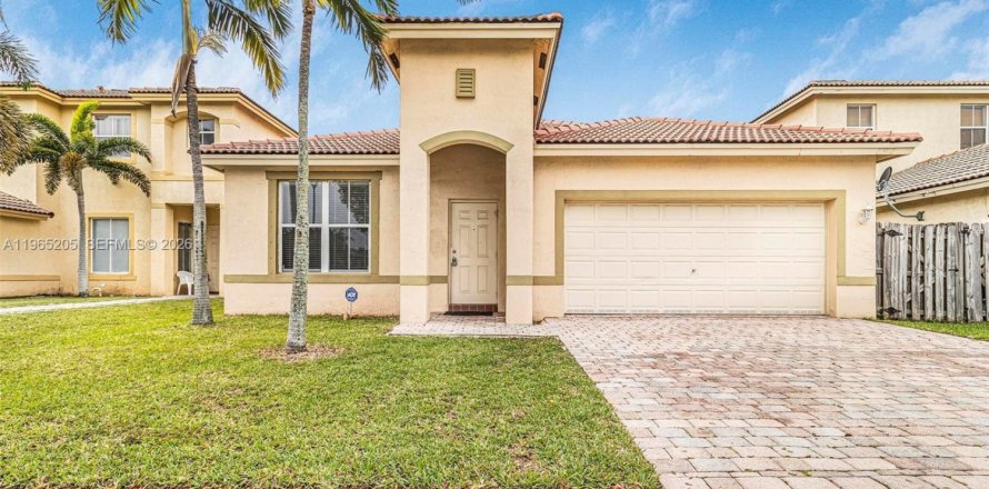 Casa en Homestead, Florida 3 dormitorios, 176.79 m2 № 2026906