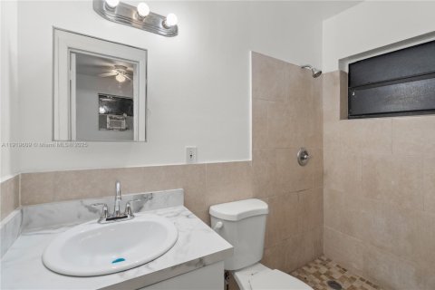 House in Miami, Florida 3 bedrooms, 94.02 sq.m. № 1974185 - photo 14