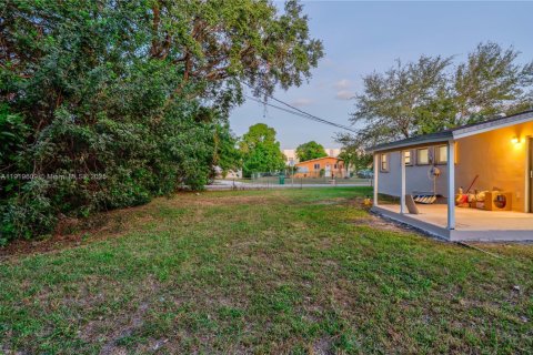 House in Miami, Florida 3 bedrooms, 94.02 sq.m. № 1974185 - photo 23