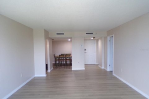 Condo in Punta Gorda, Florida, 2 bedrooms № 2230371 - photo 5