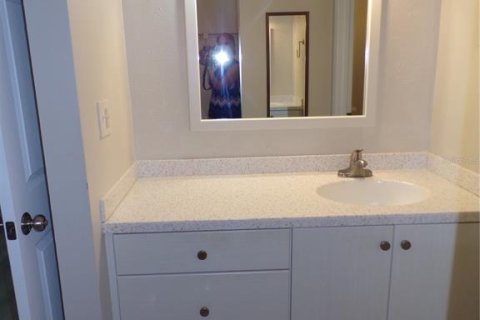 Condo in Punta Gorda, Florida, 2 bedrooms № 2230371 - photo 12