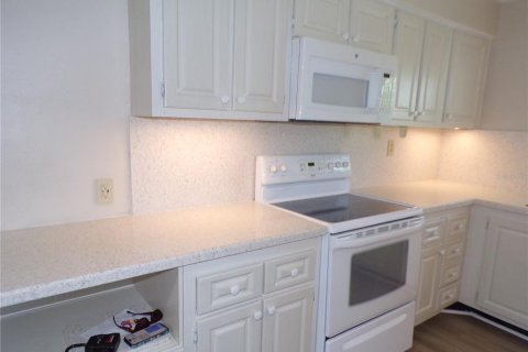 Condo in Punta Gorda, Florida, 2 bedrooms № 2230371 - photo 7