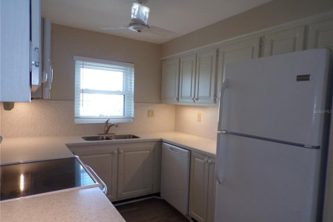 Condo in Punta Gorda, Florida, 2 bedrooms № 2230371 - photo 28