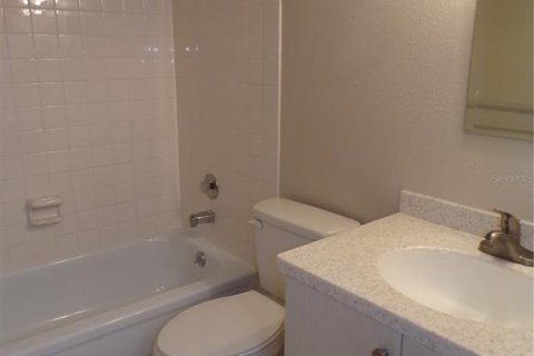 Condo in Punta Gorda, Florida, 2 bedrooms № 2230371 - photo 23