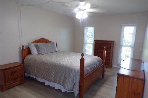 Condo in Punta Gorda, Florida, 2 bedrooms № 2230371 - photo 8