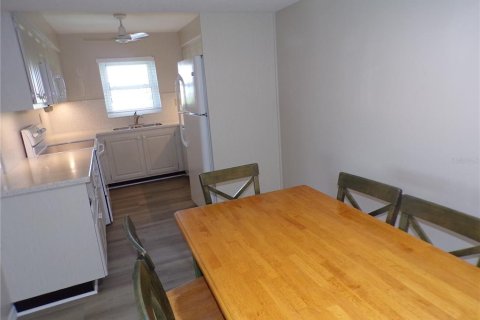 Condo in Punta Gorda, Florida, 2 bedrooms № 2230371 - photo 26