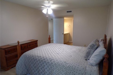 Condo in Punta Gorda, Florida, 2 bedrooms № 2230371 - photo 9