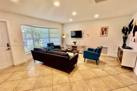 House in North Lauderdale, Florida 3 bedrooms, 160.54 sq.m. № 1779666 - photo 3