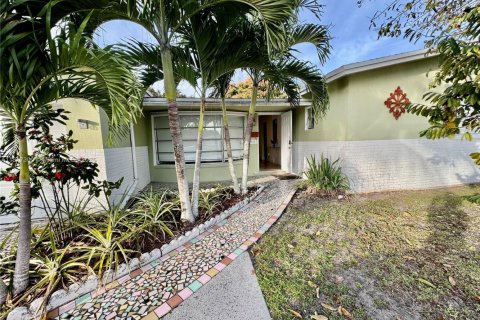 House in North Lauderdale, Florida 3 bedrooms, 160.54 sq.m. № 1779666 - photo 1