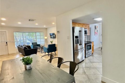 House in North Lauderdale, Florida 3 bedrooms, 160.54 sq.m. № 1779666 - photo 12
