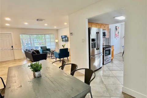 House in North Lauderdale, Florida 3 bedrooms, 160.54 sq.m. № 1779666 - photo 11