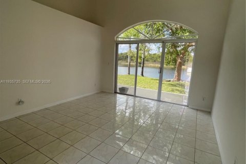 Casa en venta en Miramar, Florida, 4 dormitorios, 205.59 m2 № 2152556 - foto 18