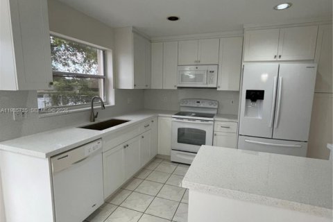 Casa en venta en Miramar, Florida, 4 dormitorios, 205.59 m2 № 2152556 - foto 22