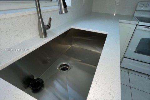 Casa en venta en Miramar, Florida, 4 dormitorios, 205.59 m2 № 2152556 - foto 24