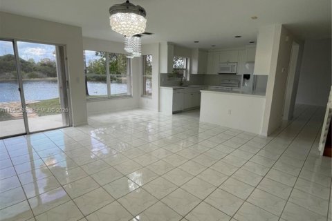 Casa en venta en Miramar, Florida, 4 dormitorios, 205.59 m2 № 2152556 - foto 21