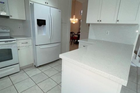 Casa en venta en Miramar, Florida, 4 dormitorios, 205.59 m2 № 2152556 - foto 27