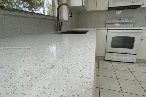 Casa en venta en Miramar, Florida, 4 dormitorios, 205.59 m2 № 2152556 - foto 25