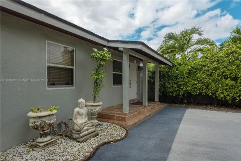 House in Miami, Florida 2 bedrooms № 1942224 - photo 3