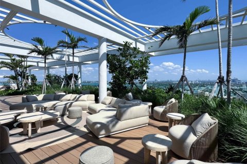 Copropriété à vendre à Miami Beach, Floride: 2 chambres, 74.51 m2 № 2416178 - photo 13