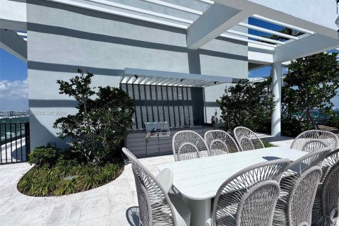Copropriété à vendre à Miami Beach, Floride: 2 chambres, 74.51 m2 № 2416178 - photo 18