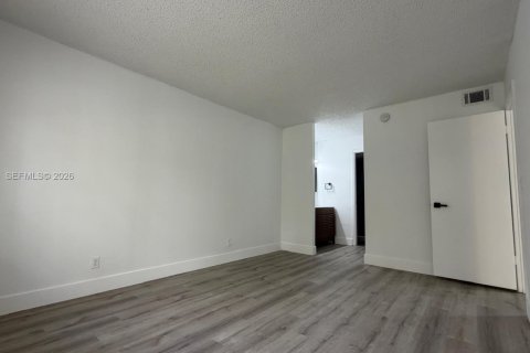 Condominio en venta en West Palm Beach, Florida, 1 dormitorio, 65.4 m2 № 2035997 - foto 7