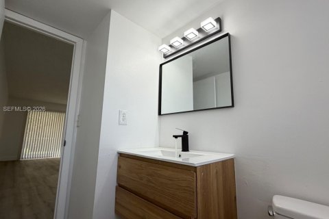 Condominio en venta en West Palm Beach, Florida, 1 dormitorio, 65.4 m2 № 2035997 - foto 10