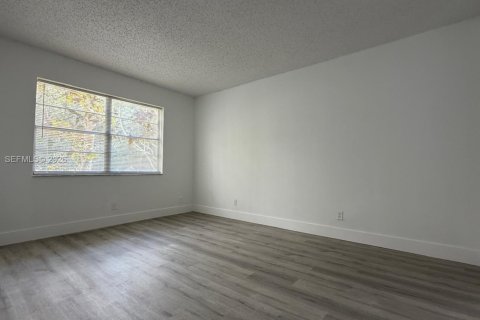 Condominio en venta en West Palm Beach, Florida, 1 dormitorio, 65.4 m2 № 2035997 - foto 6