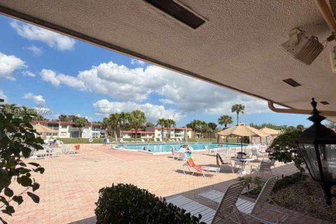 Condominio en venta en West Palm Beach, Florida, 1 dormitorio, 65.4 m2 № 2035997 - foto 14