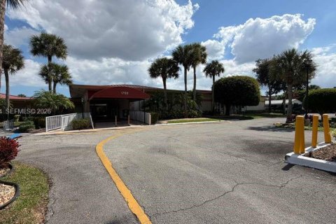 Condominio en venta en West Palm Beach, Florida, 1 dormitorio, 65.4 m2 № 2035997 - foto 20