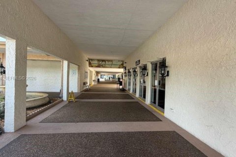 Condominio en venta en West Palm Beach, Florida, 1 dormitorio, 65.4 m2 № 2035997 - foto 18