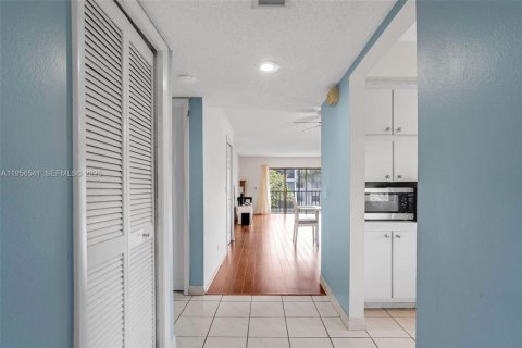 Condominio en venta en Weston, Florida, 2 dormitorios, 114.36 m2 № 2011172 - foto 16