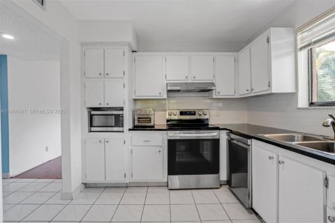 Condominio en venta en Weston, Florida, 2 dormitorios, 114.36 m2 № 2011172 - foto 2