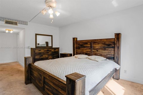 Condominio en venta en Weston, Florida, 2 dormitorios, 114.36 m2 № 2011172 - foto 19