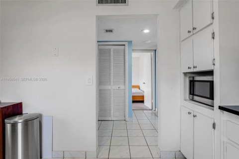Condominio en venta en Weston, Florida, 2 dormitorios, 114.36 m2 № 2011172 - foto 4