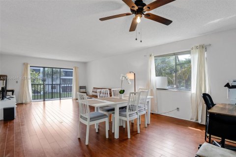 Condominio en venta en Weston, Florida, 2 dormitorios, 114.36 m2 № 2011172 - foto 9