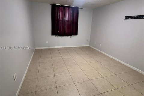 Apartamento en alquiler en Miami, Florida, 1 dormitorio, 65.31 m2 № 2044967 - foto 12
