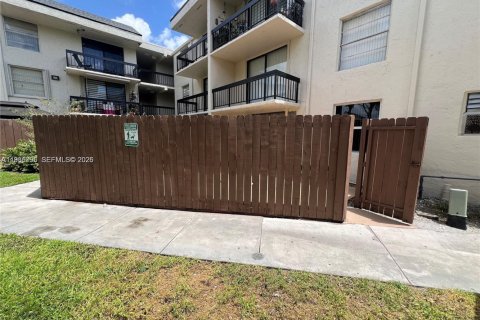 Apartamento en alquiler en Miami, Florida, 1 dormitorio, 65.31 m2 № 2044967 - foto 18