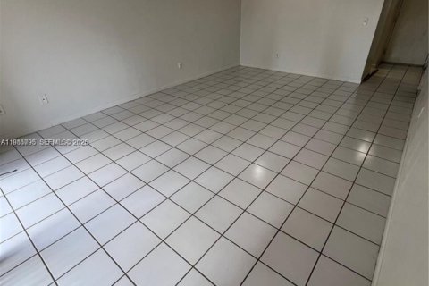 Apartamento en alquiler en Miami, Florida, 1 dormitorio, 65.31 m2 № 2044967 - foto 15